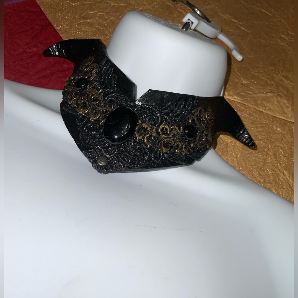 Vintage Black & Gold Embellished Gothic Adjustable Choker - Picture 4 of 15